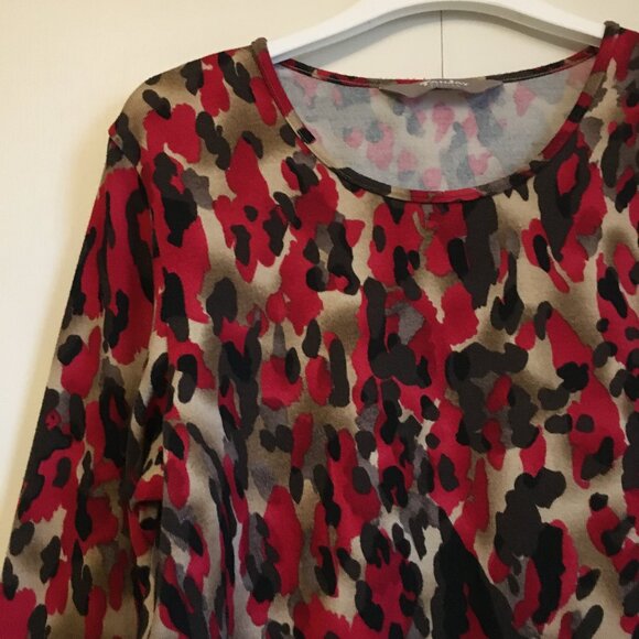 Red Camo Animal Spot Print Knit Pullover Sweater - Picture 3 of 14